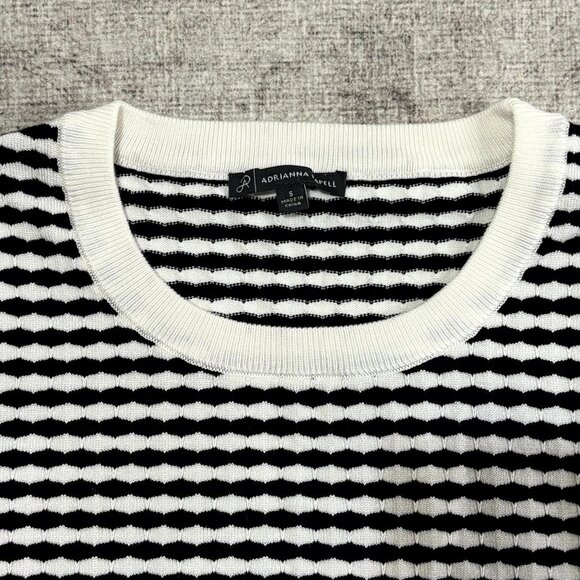 Women’s Black & White Striped Knit Tee Size M Short Sleeve Stylish - Picture 3 of 5